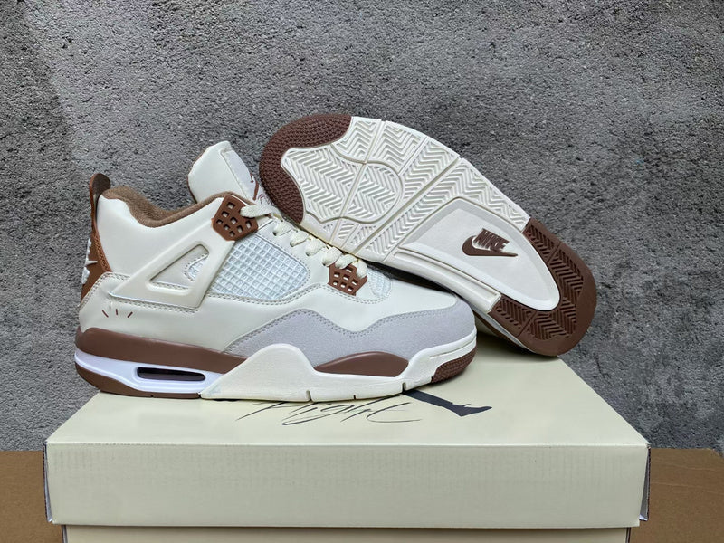 AIR JORDAN 4