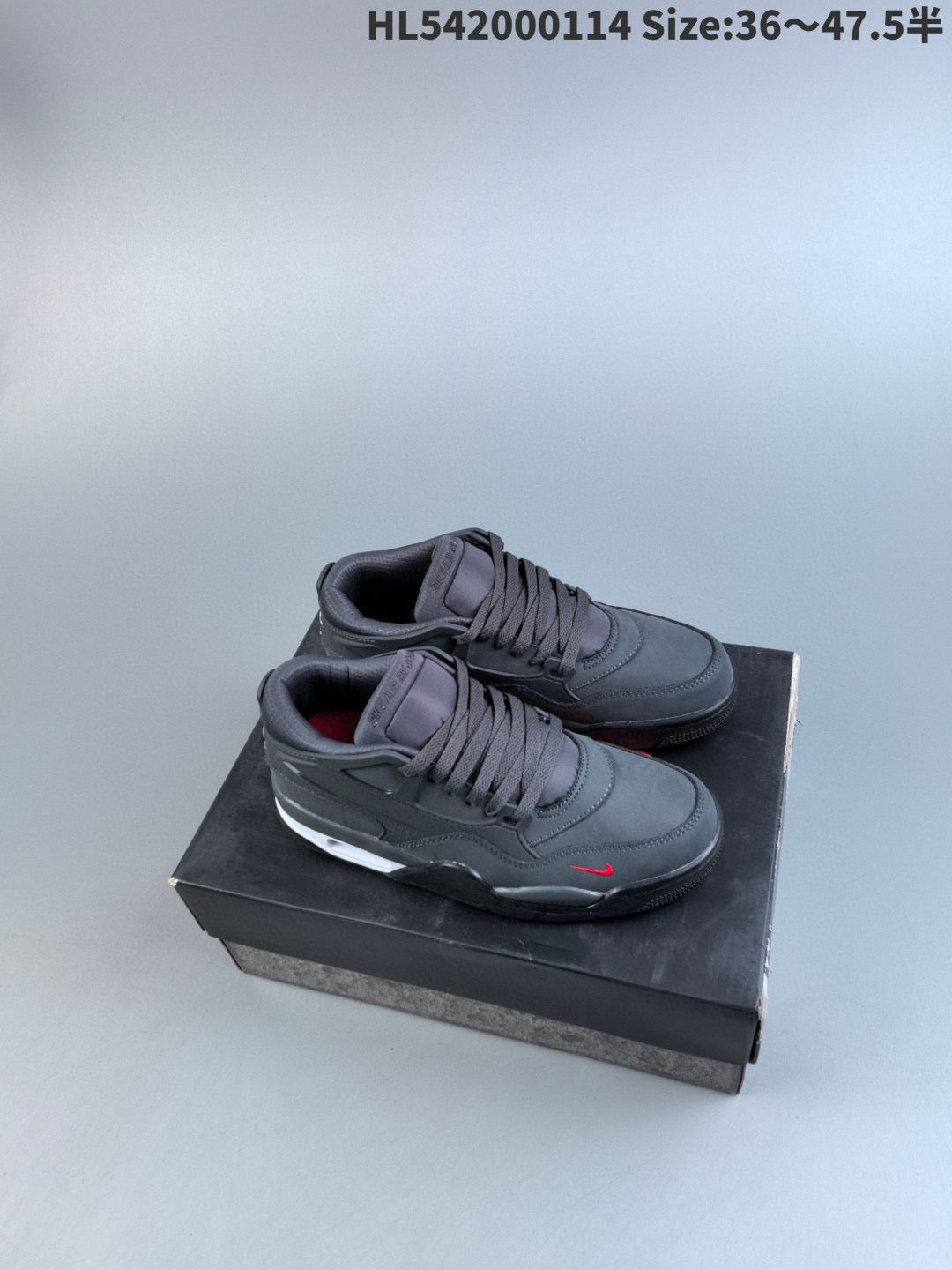 AIR JORDAN 4