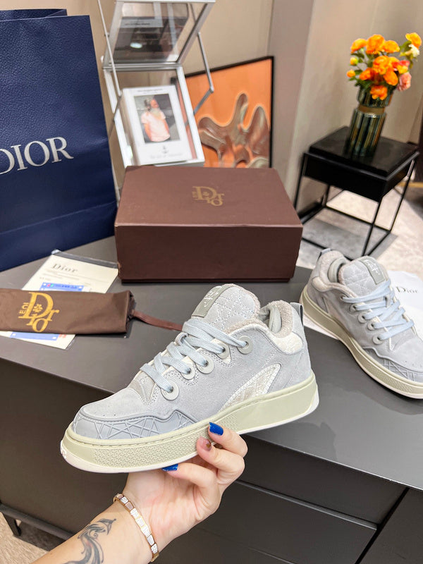 DIOR