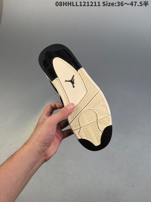 AIR JORDAN 4