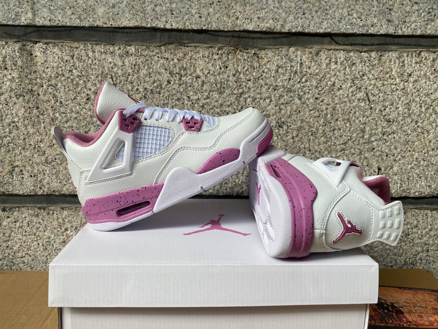 AIR JORDAN 4