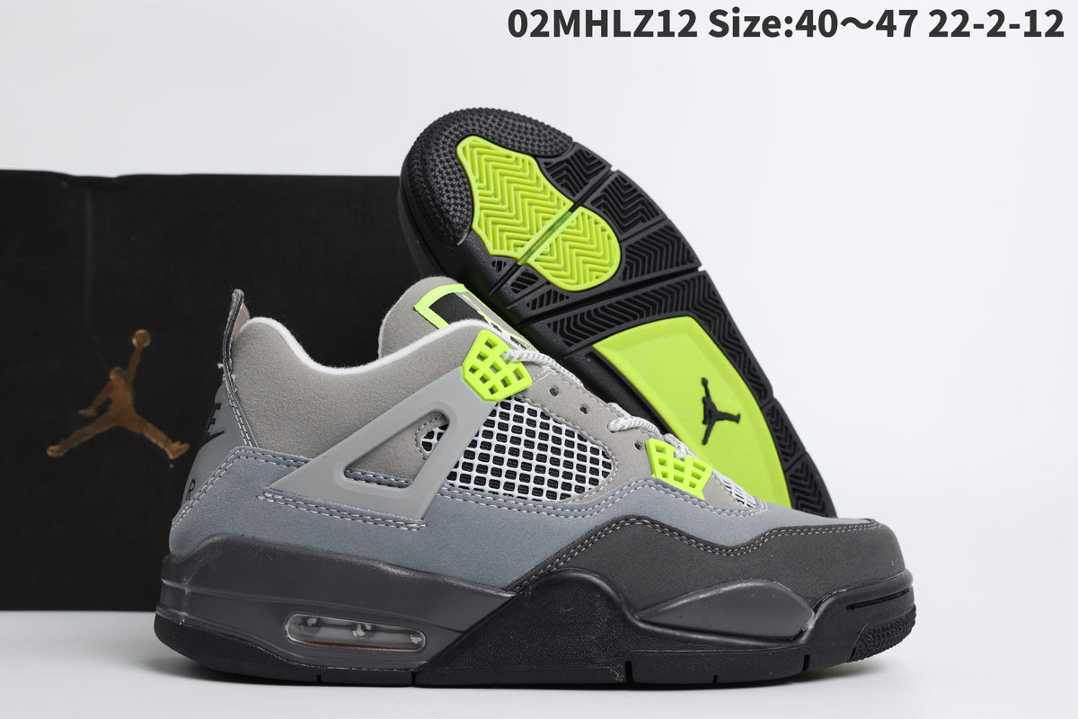 AIR JORDAN 4