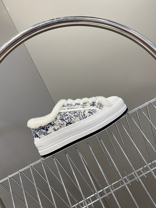 DIOR