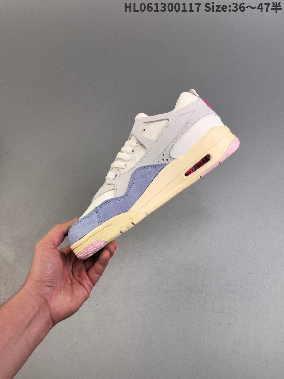 AIR JORDAN 4