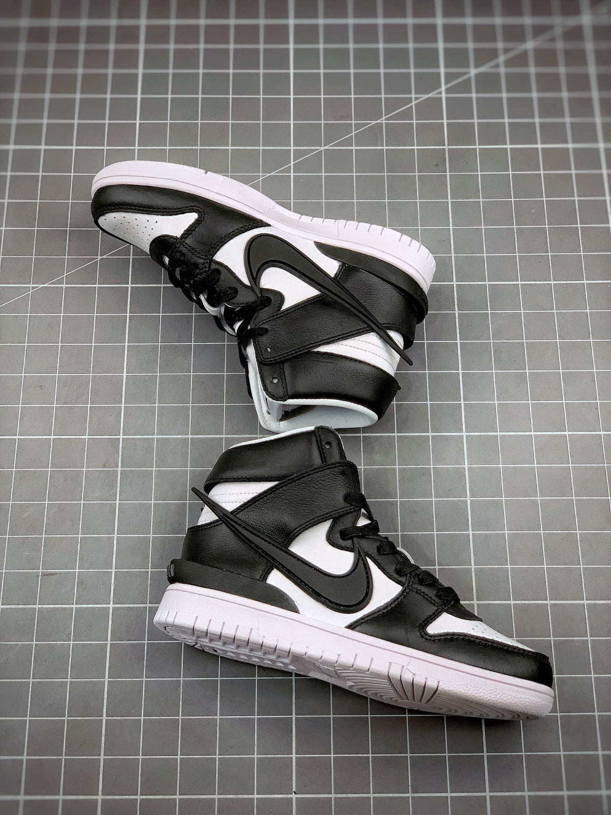 NIKE DUNK