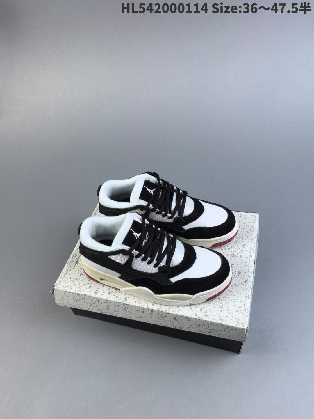 AIR JORDAN 4