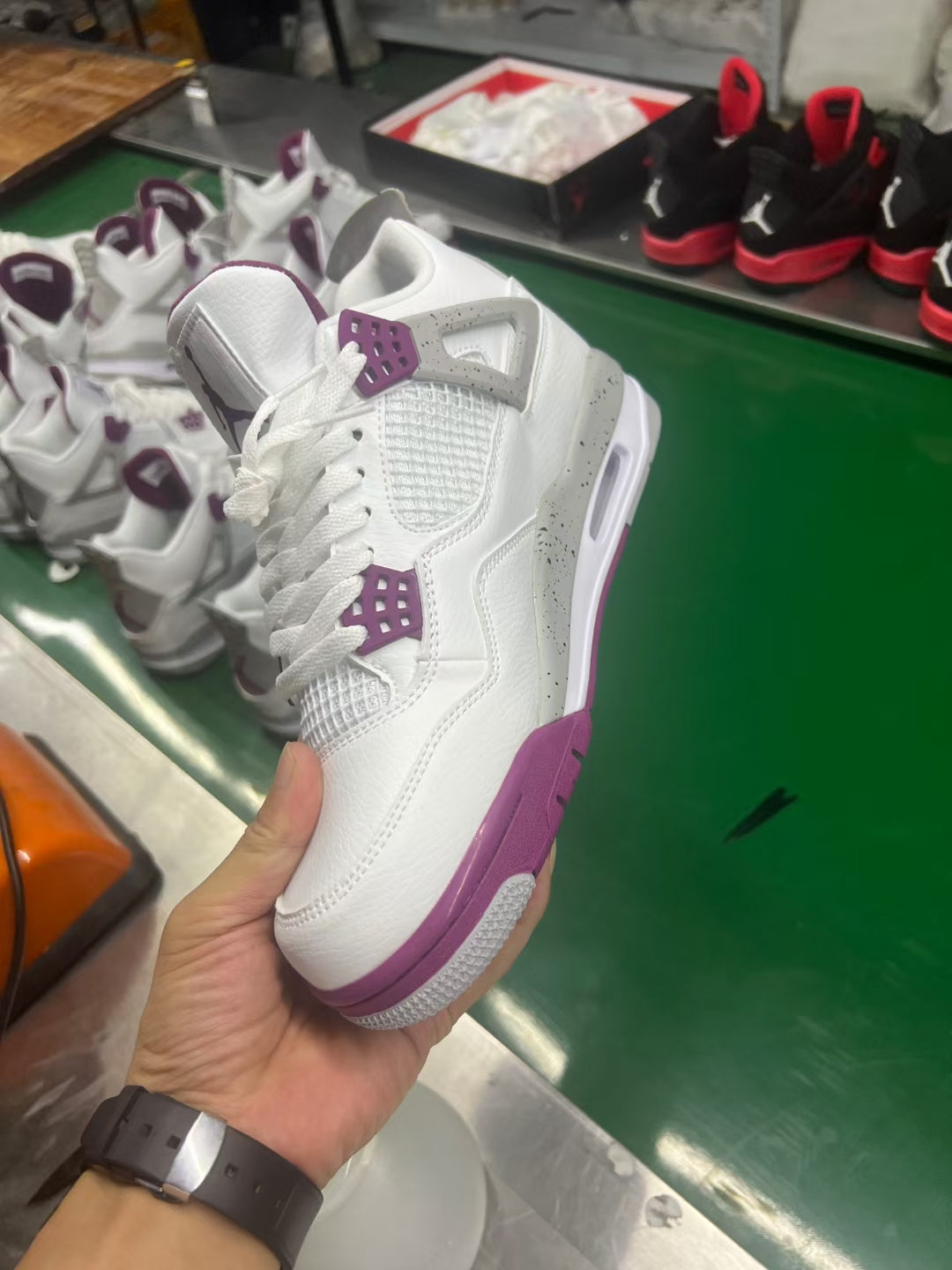 AIR JORDAN 4