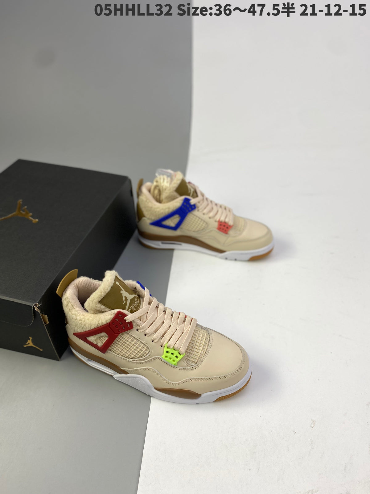 AIR JORDAN 4
