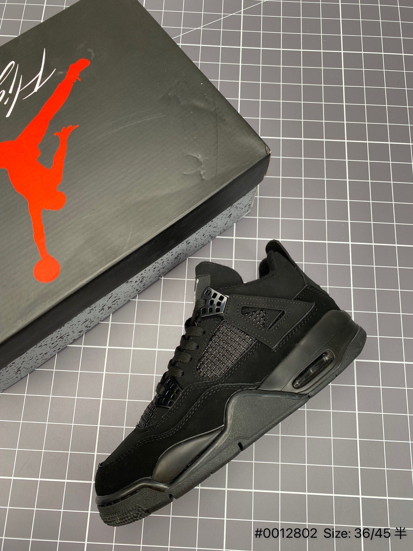 AIR JORDAN 4