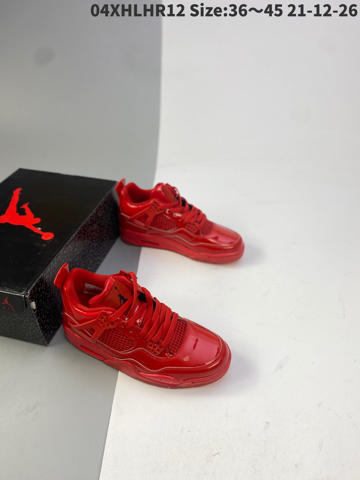 AIR JORDAN 4