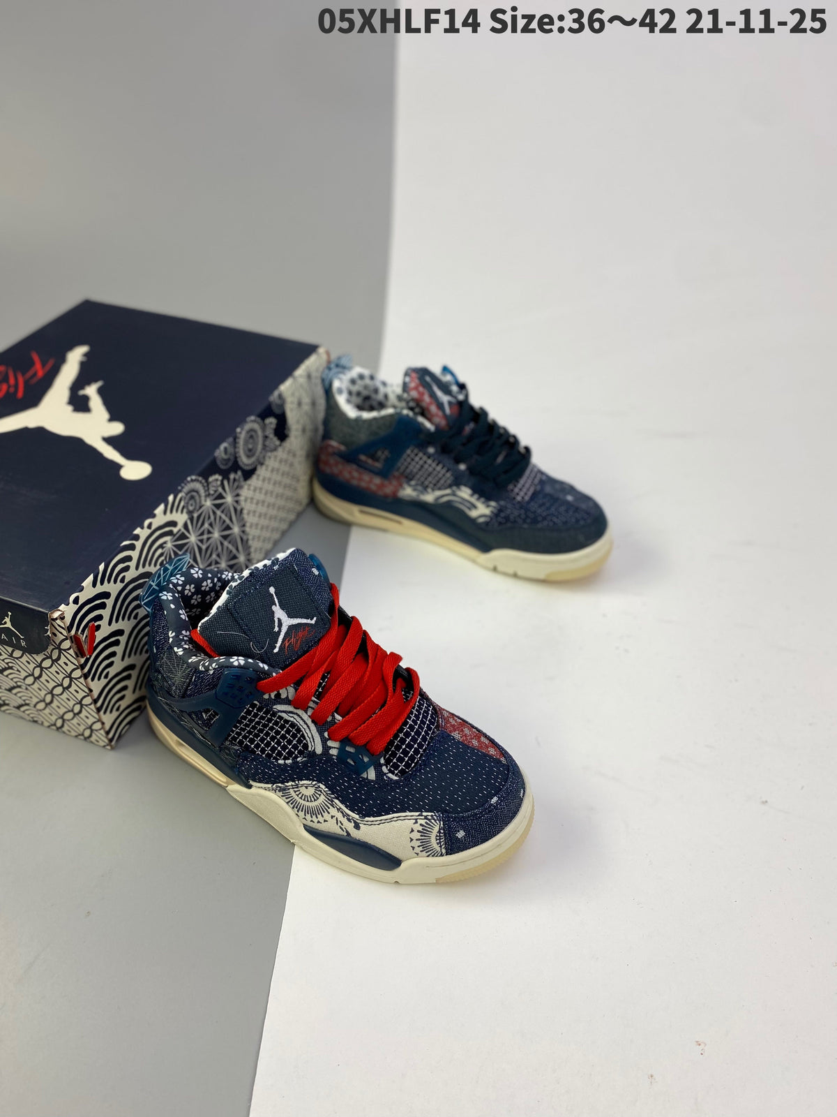 AIR JORDAN 4