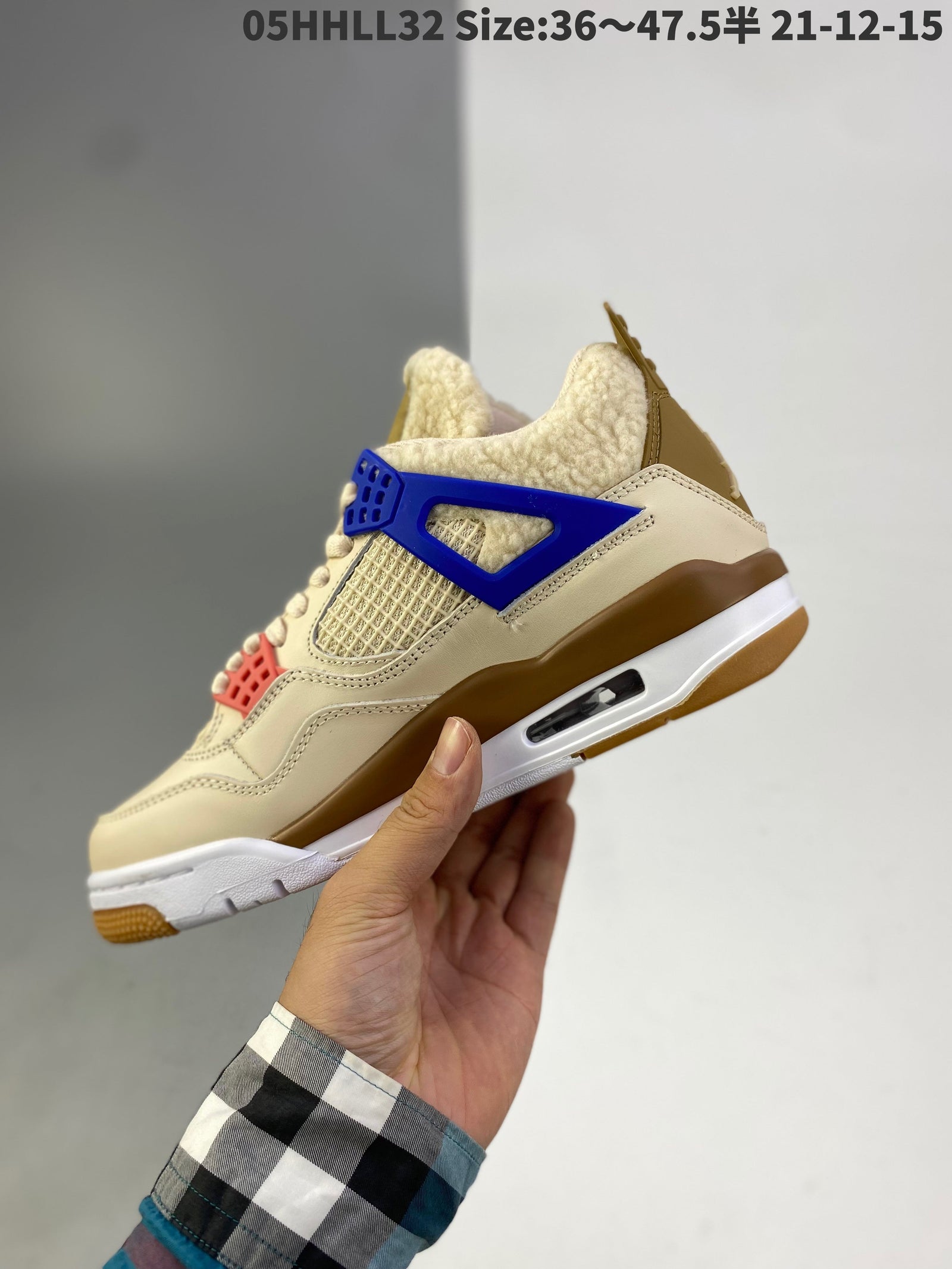 AIR JORDAN 4